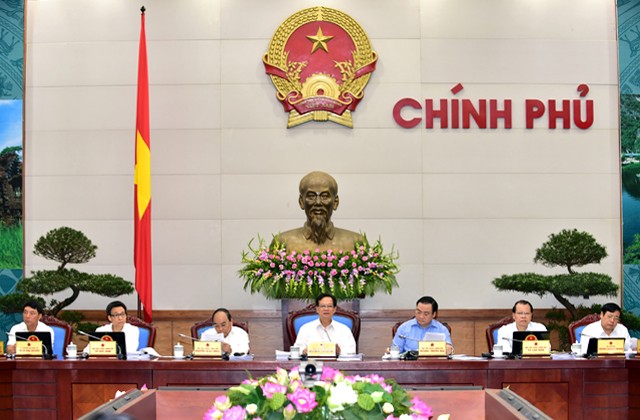 Government meeting discusses ways to boost growth - ảnh 1